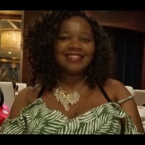 Meet your Posher, Kendra